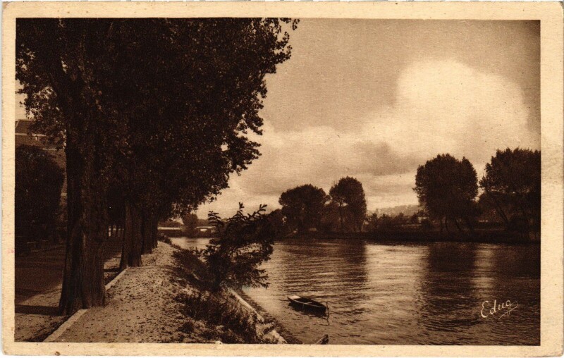 Carte postale ancienne Boulogne Les bords de la Seine