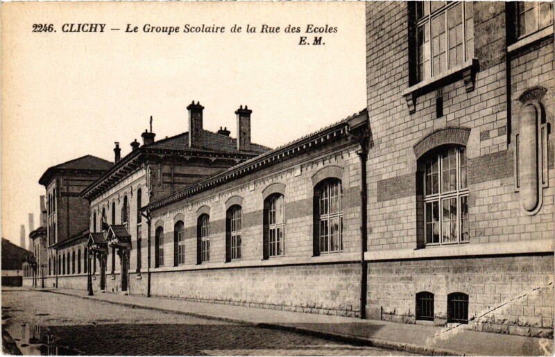 Carte postale ancienne Le Groupe Scolaire de la Rue des Ecoles à Clichy