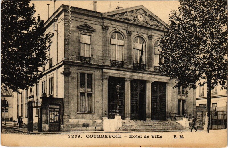 Carte postale ancienne Courbevoie Hotel de Ville à Courbevoie