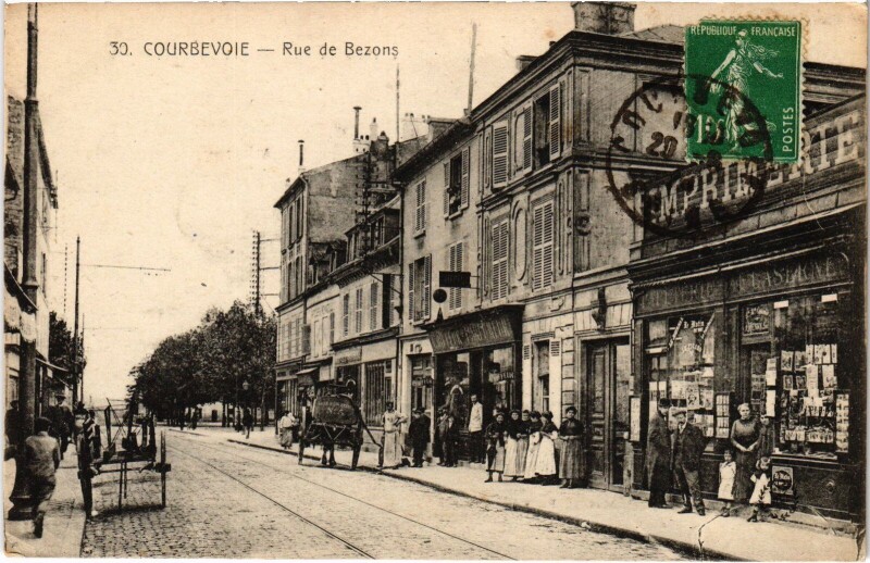 Carte postale ancienne Courbevoie Rue de Bezons à Courbevoie