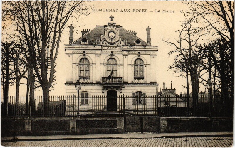 Carte postale ancienne Fontenay aux Roses La Mairie à Fontenay-aux-Roses