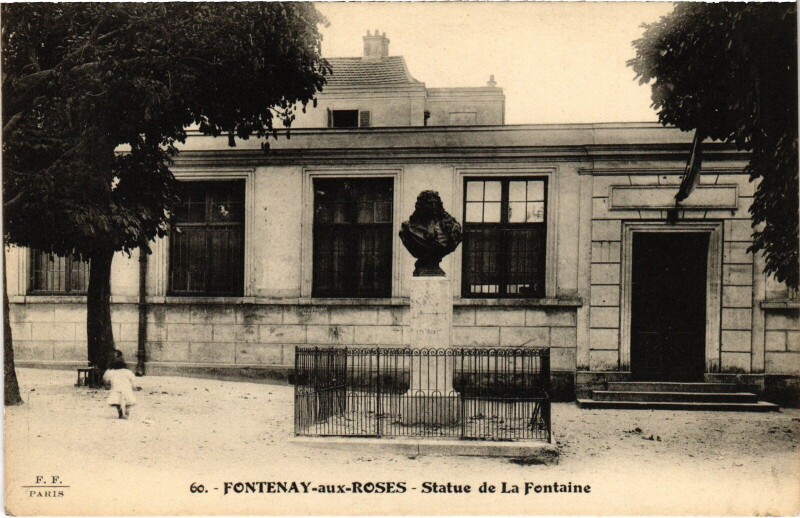 Carte postale ancienne Fontenay aux Roses Statue de la Fontaine à Fontenay-aux-Roses