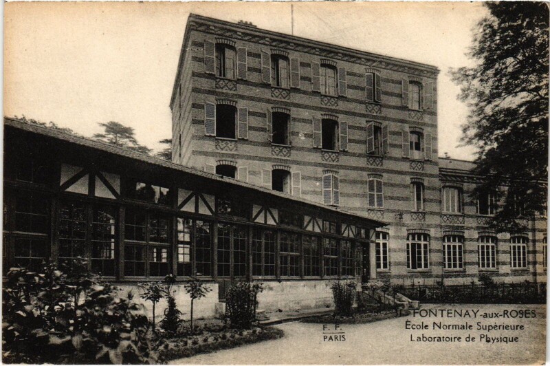 Carte postale ancienne Fontenay aux Roses Ecole Normale Laboratoire de Physique à Fontenay-aux-Roses
