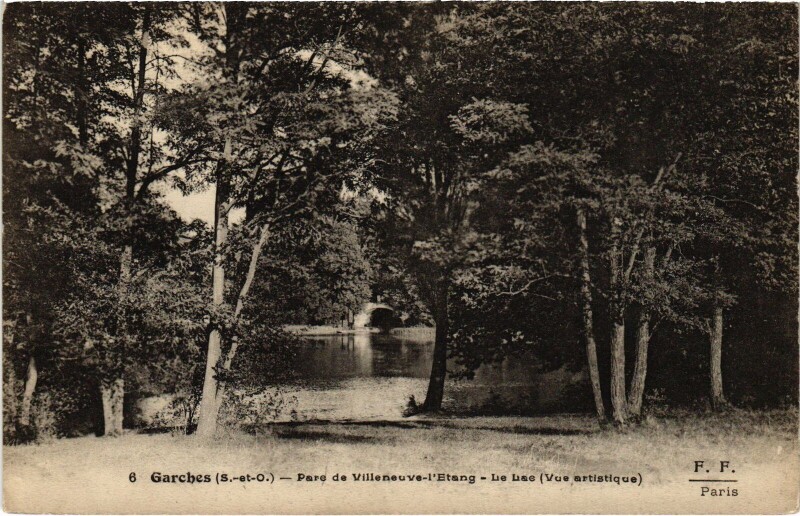 Carte postale ancienne Garches Parc de Villeneuve Le Lac à Garches