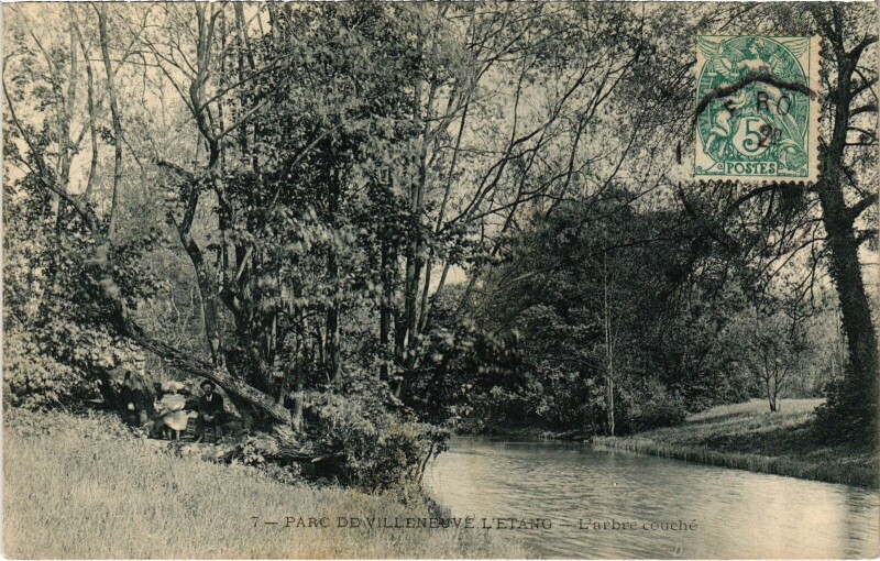 Carte postale ancienne Garches Parc de Villeneuve à Garches