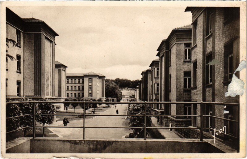 Carte postale ancienne Garches Hopital Raymond Poincare Pavillons à Garches