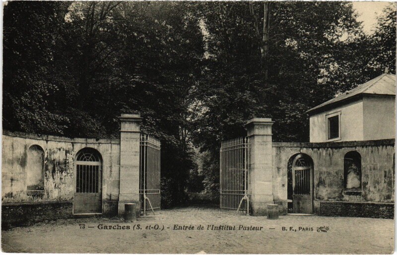 Carte postale ancienne Garches Entree de l'Institut Pasteur à Garches