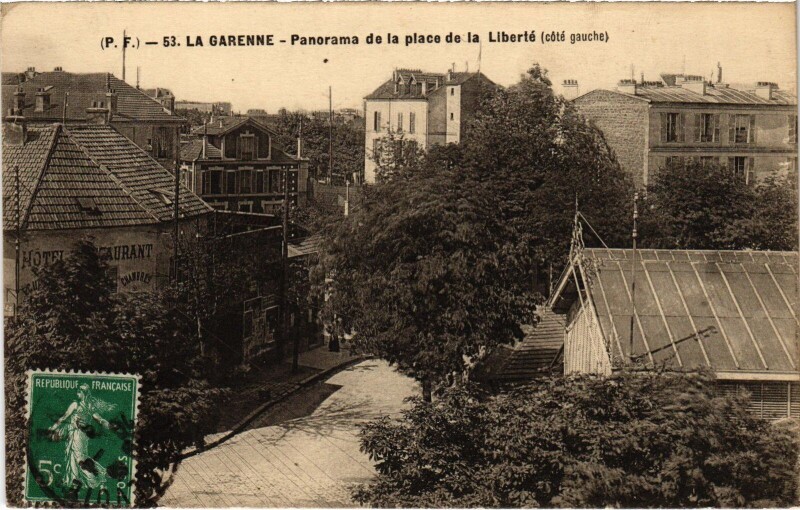 Carte postale ancienne La Garenne Colombes panorama de la Place de la Liberte à Colombes