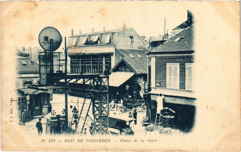 Carte postale ancienne Colombes Place de la Gare à Colombes