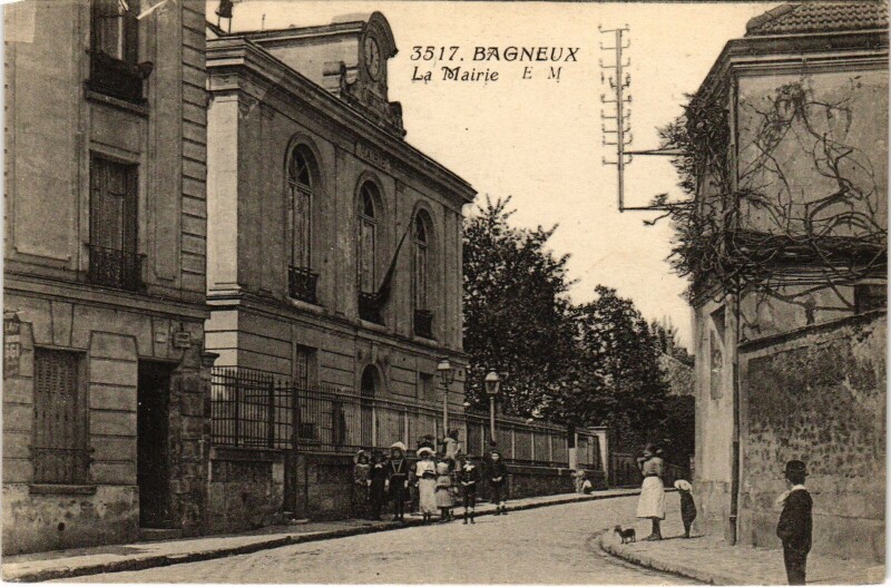 Carte postale ancienne Bagneux La Mairie à Bagneux