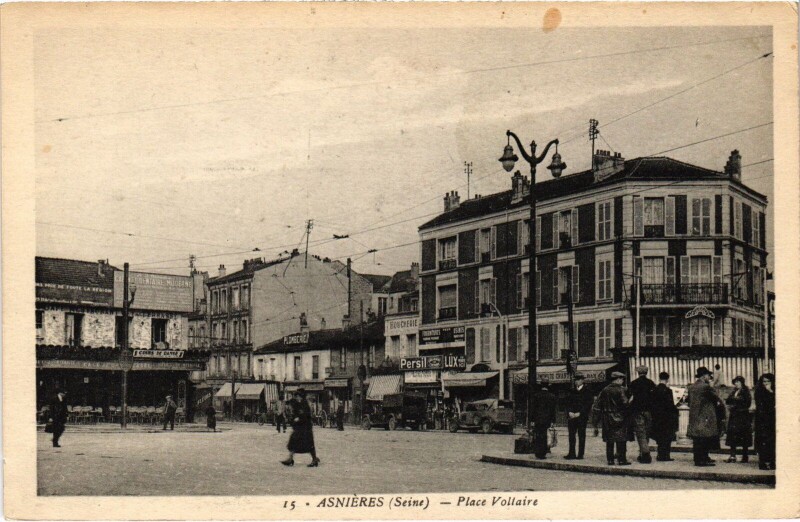 Carte postale ancienne Asnieres Place Voltaire