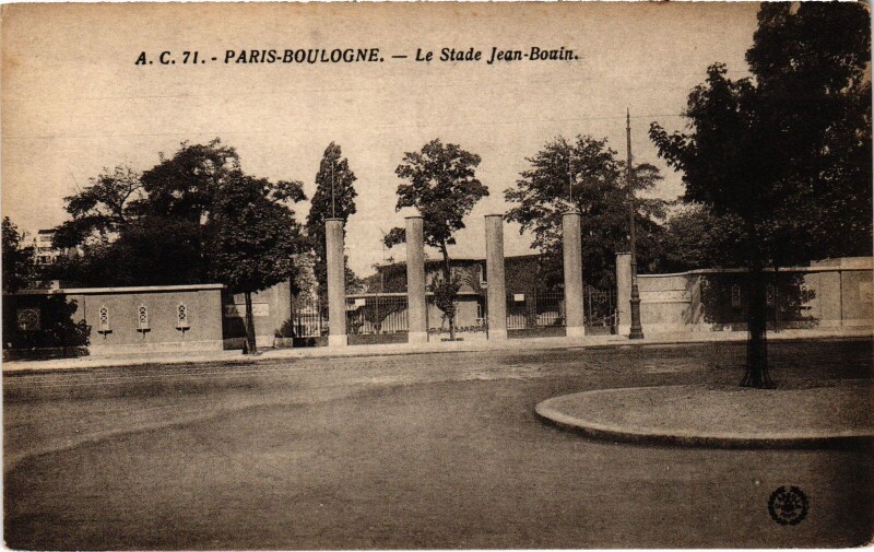 Carte postale ancienne Boulogne Le Stade Jean Bouin