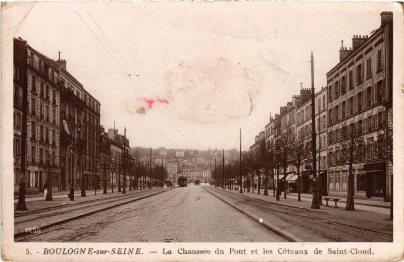 Carte postale ancienne Boulogne La Chaussee du Pont et Coteaux de Saint-Cloud à Saint-Cloud