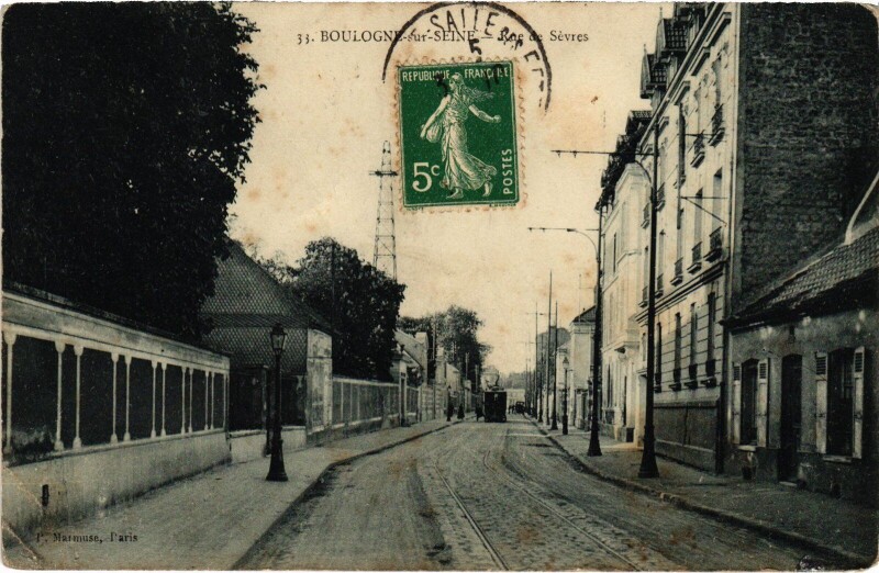 Carte postale ancienne Boulogne Rue de Sevres