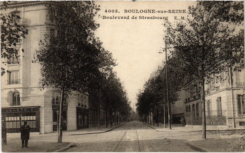 Carte postale ancienne Boulogne Boulevard de Strasbourg