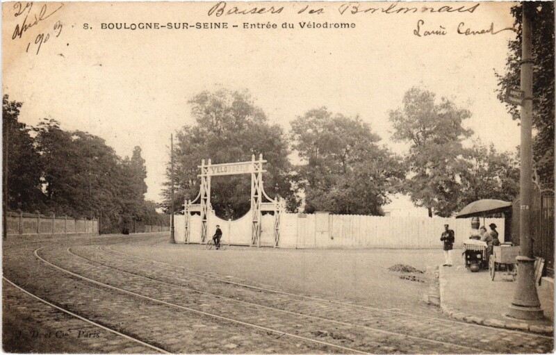 Carte postale ancienne Boulogne Entree du Velodrome
