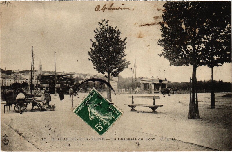 Carte postale ancienne Boulogne La Chaussee du Pont