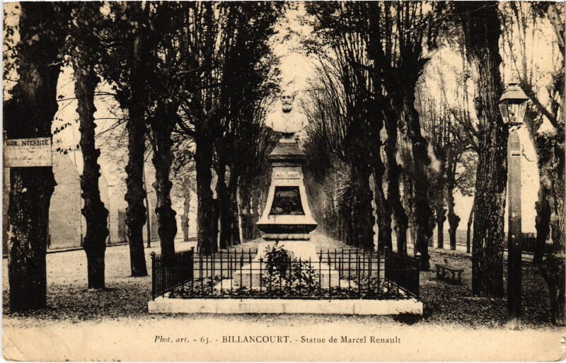 Carte postale ancienne Boulogne Statue de Marcel Renault