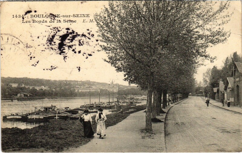 Carte postale ancienne Boulogne Les Bords de la Seine