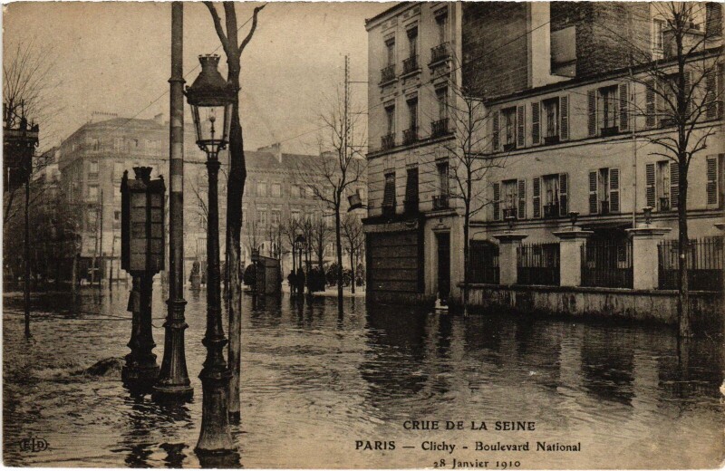 Carte postale ancienne Crue de la Seine - Boulevard National à Clichy
