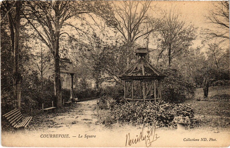 Carte postale ancienne Courbevoie Le Square à Courbevoie