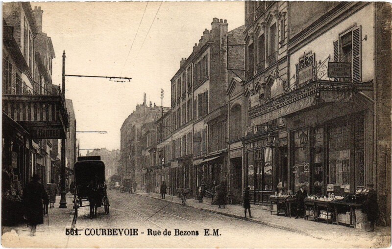 Carte postale ancienne Courbevoie Rue de Bezons à Courbevoie