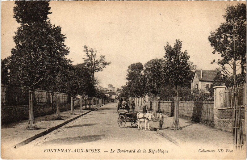 Carte postale ancienne Fontenay aux Roses Boulevard de la Republique à Fontenay-aux-Roses