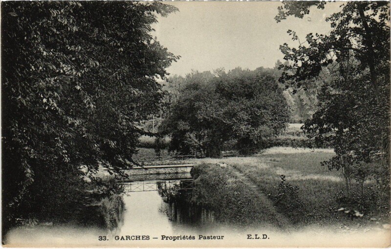 Carte postale ancienne Garches Proprietes Pasteur à Garches