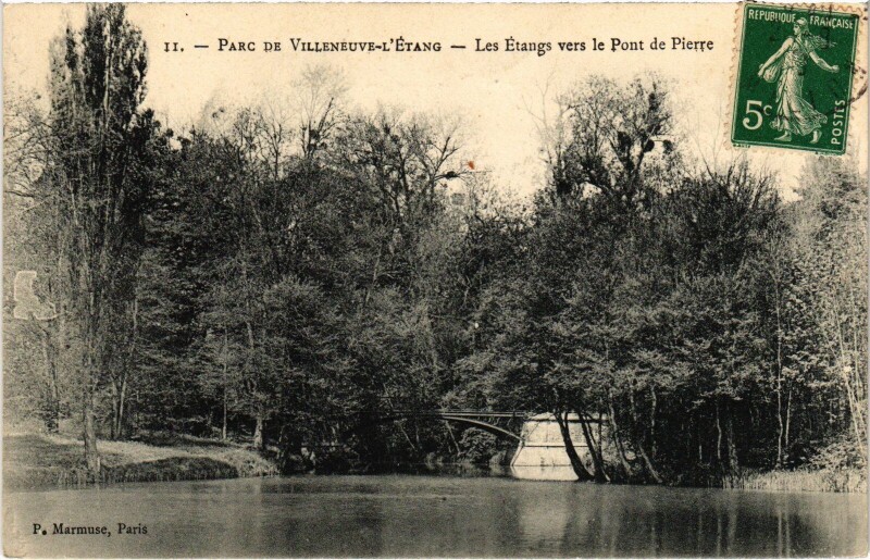 Carte postale ancienne Garches Parc de Villeneuve à Garches