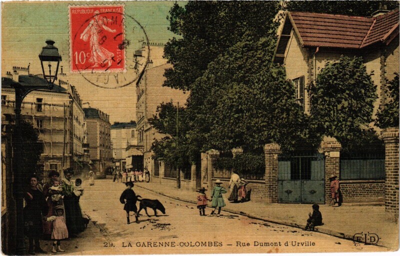 Carte postale ancienne La Garenne Colombes Rue Dumont d'Urville à Colombes