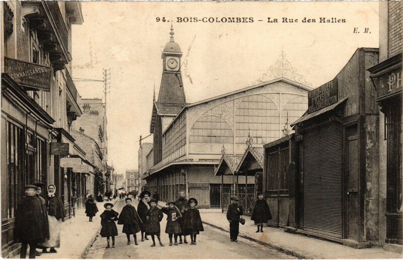 Carte postale ancienne Colombes Rue des Halles à Colombes