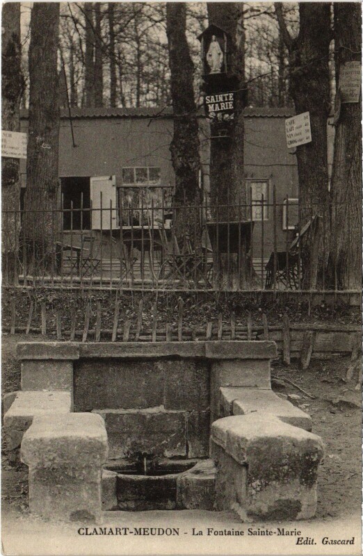 Carte postale ancienne Clamart la fontaine Sainte-Marie à Clamart