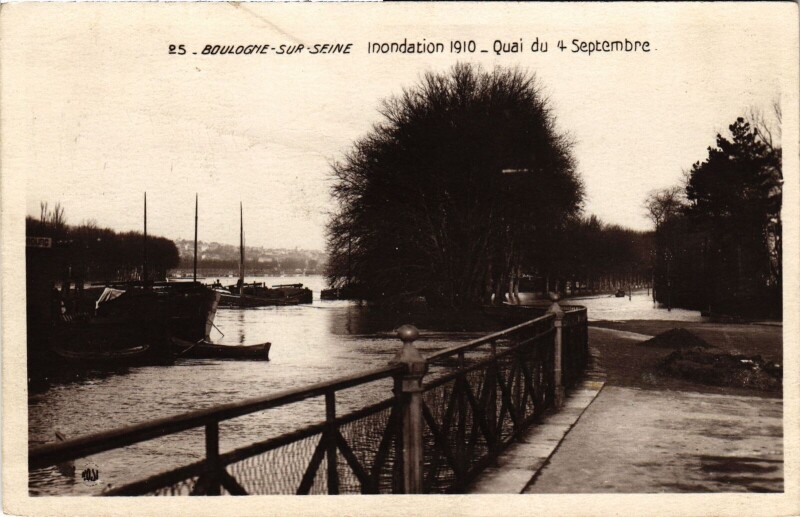 Carte postale ancienne Boulogne Quai du 4 Septembre