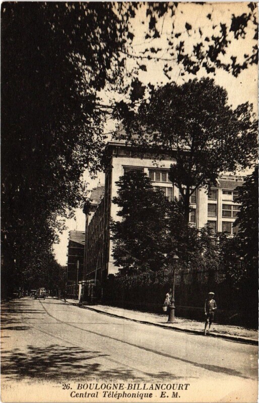 Carte postale ancienne Boulogne Central Telephonique