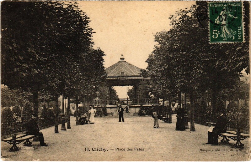 Carte postale ancienne Place des Fêtes à Clichy