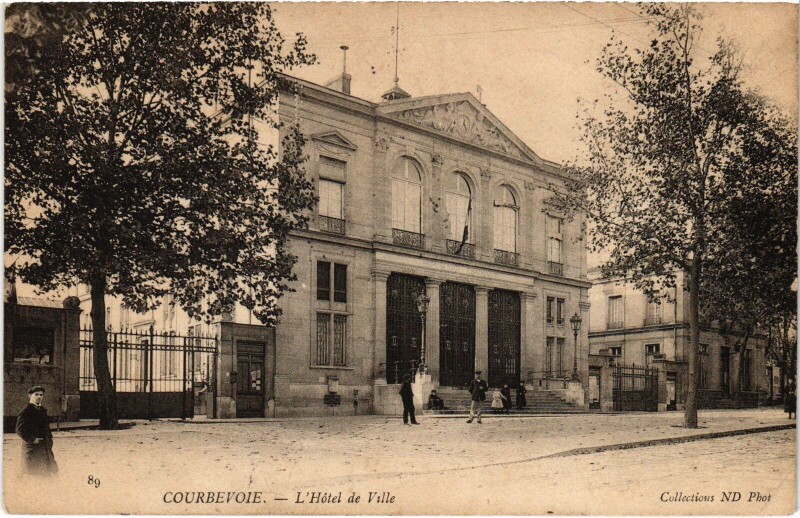 Carte postale ancienne Courbevoie Hotel de Ville à Courbevoie