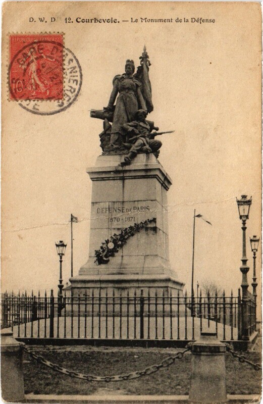 Carte postale ancienne Courbevoie Monument de la Defense à Courbevoie