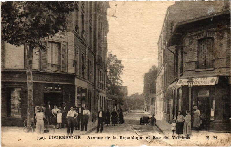 Carte postale ancienne Courbevoie Avenue de la Republique et Rue du Varebois à Courbevoie