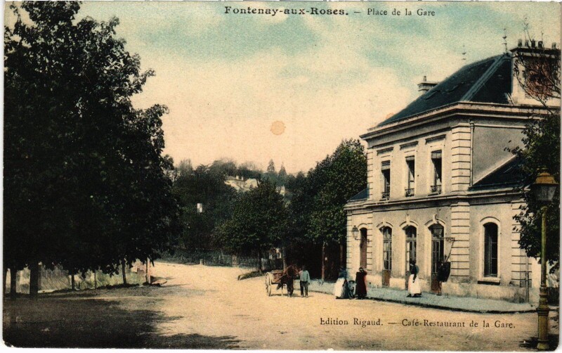 Carte postale ancienne Fontenay aux Roses Place de la Gare à Fontenay-aux-Roses
