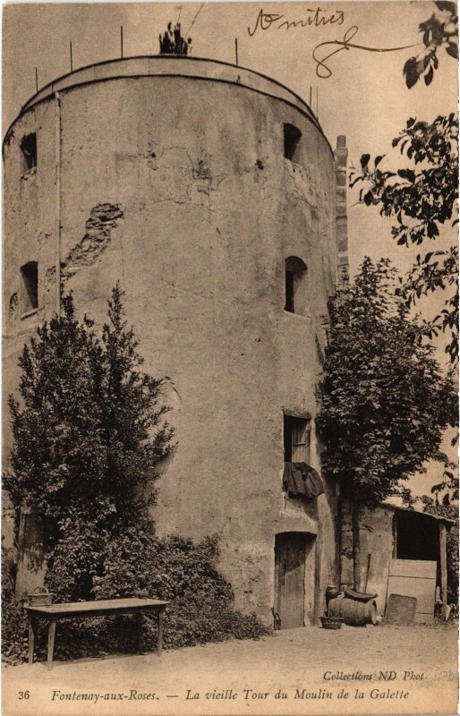 Carte postale ancienne Fontenay aux Roses La vieille Tour du Moulin de la Galette à Fontenay-aux-Roses