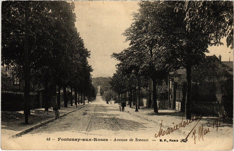 Carte postale ancienne Fontenay aux Roses Avenue de Sceaux à Fontenay-aux-Roses