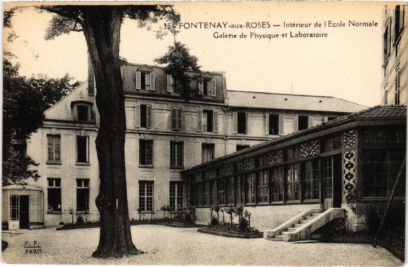 Carte postale ancienne Fontenay aux Roses Interieur de l'Ecole Normale à Fontenay-aux-Roses
