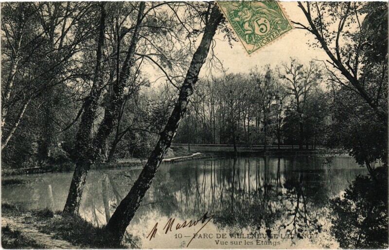 Carte postale ancienne Garches Parc de Villeneuve à Garches