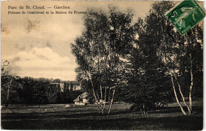 Carte postale ancienne Garches Parc de Saint-Cloud Maison du Piqueur à Garches