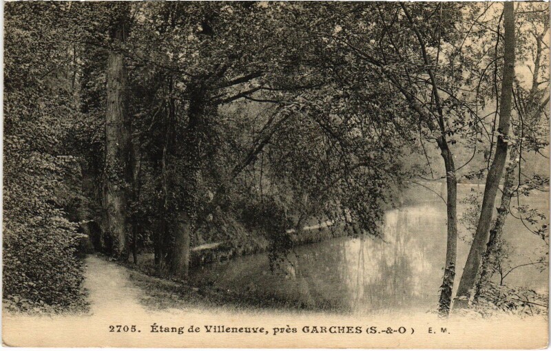 Carte postale ancienne Garches Etang de Villeneuve à Garches