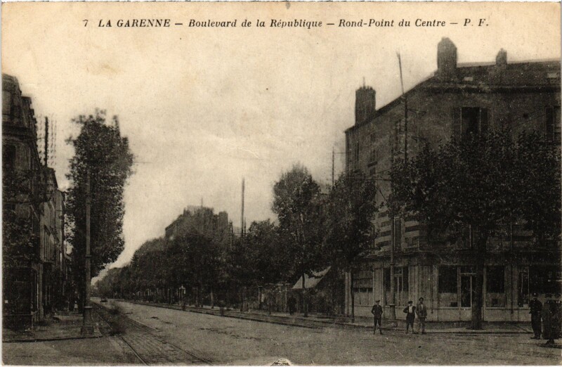 Carte postale ancienne La Garenne Colombes Boulevard de la Republique à Colombes