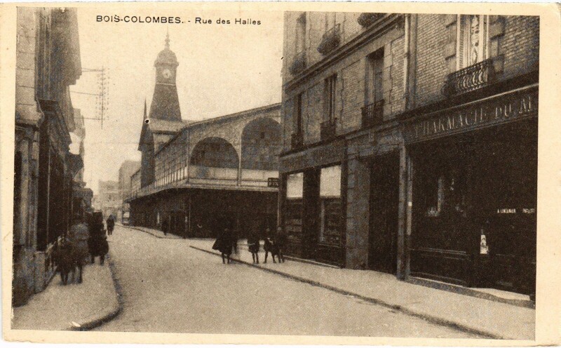 Carte postale ancienne Colombes Rue des Halles à Colombes