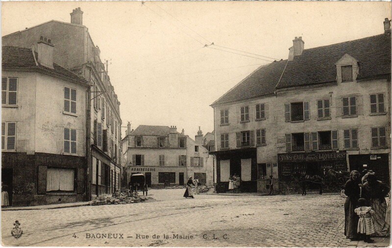 Carte postale ancienne Bagneux Rue de la Mairie à Bagneux