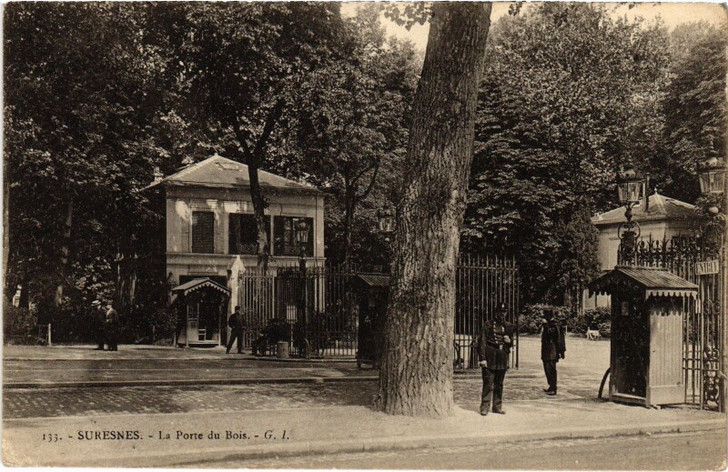 Carte postale ancienne Suresnes La Porte du Bois à Suresnes