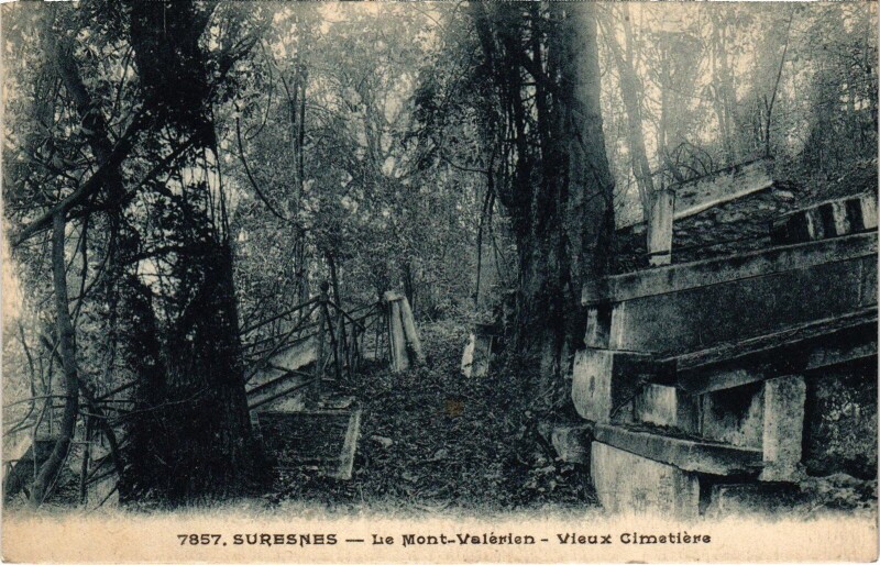 Carte postale ancienne Suresnes Mont Valerien Vieux cimetiere à Suresnes